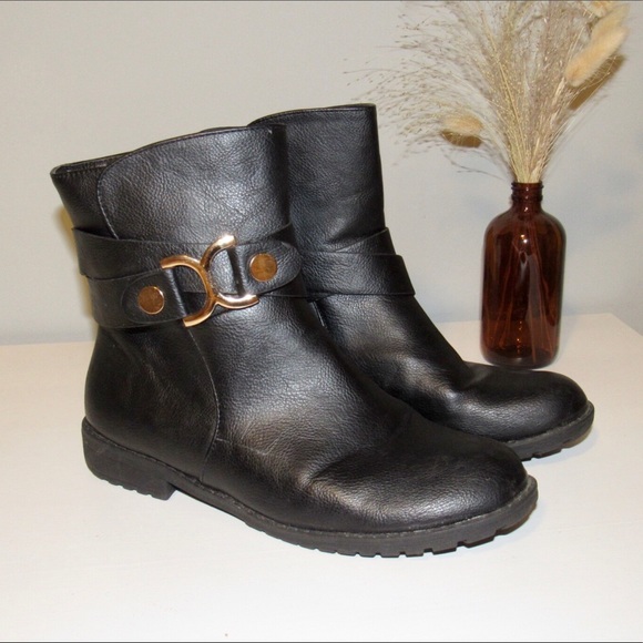 chunky flat ankle boots